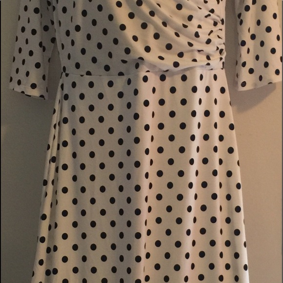 LADIES DRESS - Picture 2 of 4